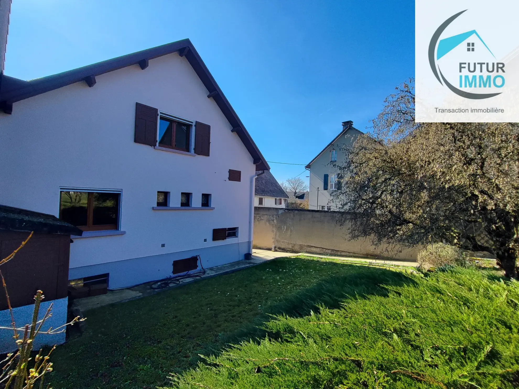 Maison accolée de 95 m² à Dasle avec garage et terrain clos 
