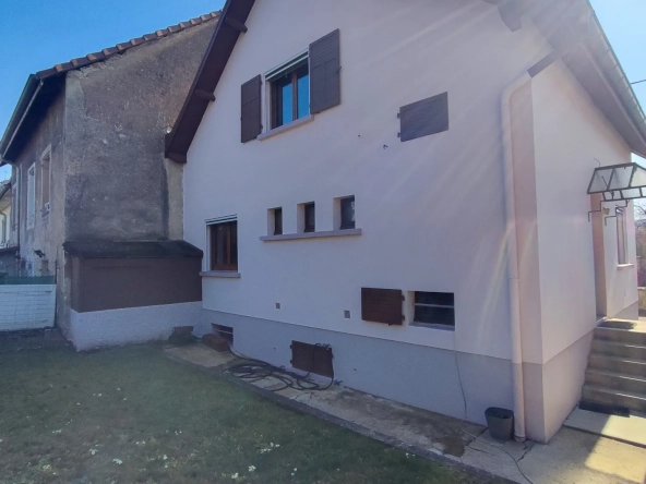 Maison accolée de 95 m² à Dasle avec garage et terrain clos 