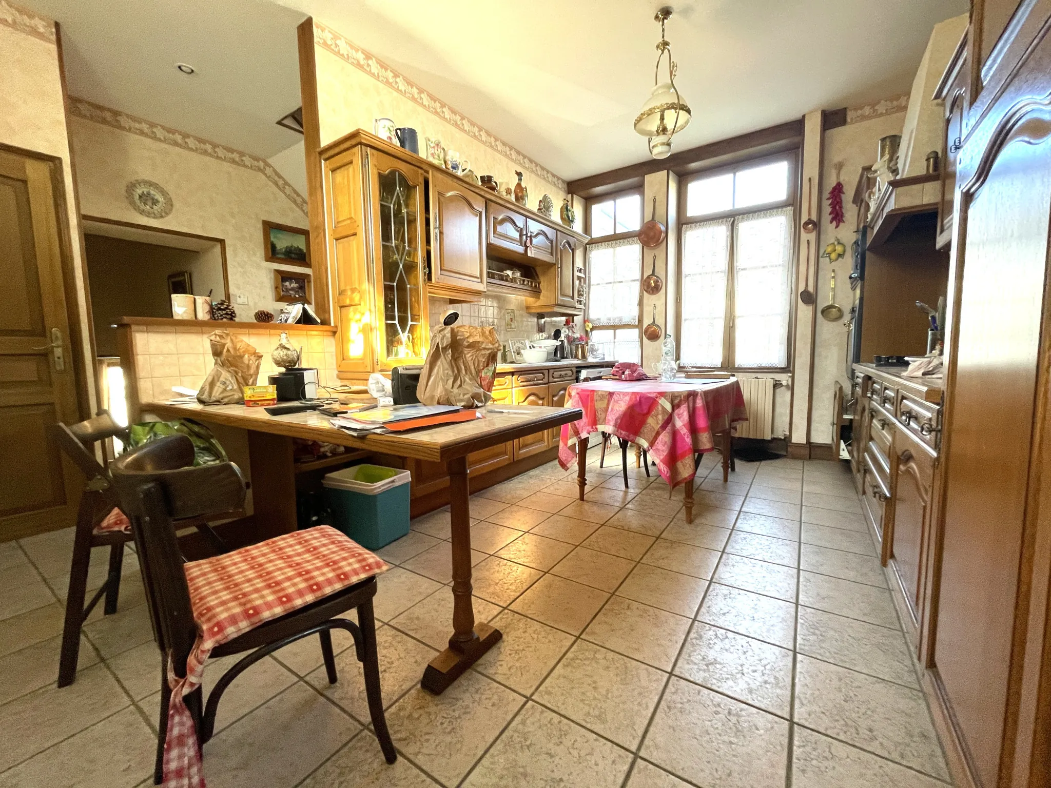 Rare propriété à Premery avec jardin, garage et belles prestations en plein centre-ville 