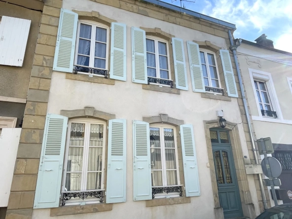 Rare propriété à Premery avec jardin, garage et belles prestations en plein centre-ville 