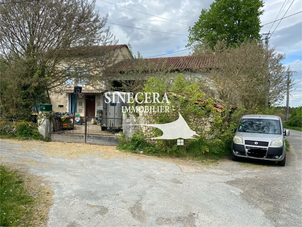 Ancienne ferme en pierre avec grange à Celles - propriété de charme en Dordogne 