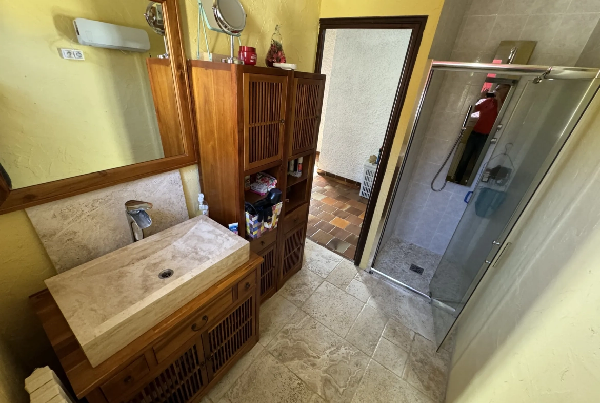 Maison avec piscine chauffée et garage à Quillan, vue panoramique sur montagnes 
