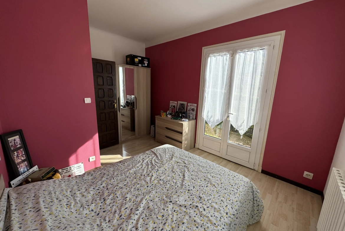 Maison avec piscine chauffée et garage à Quillan, vue panoramique sur montagnes 