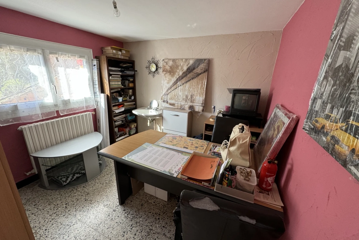 Maison avec piscine chauffée et garage à Quillan, vue panoramique sur montagnes 