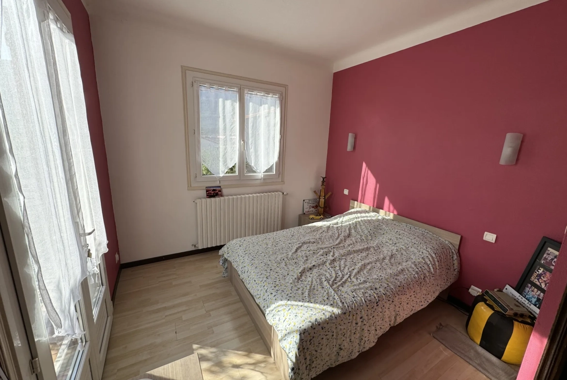 Maison avec piscine chauffée et garage à Quillan, vue panoramique sur montagnes 