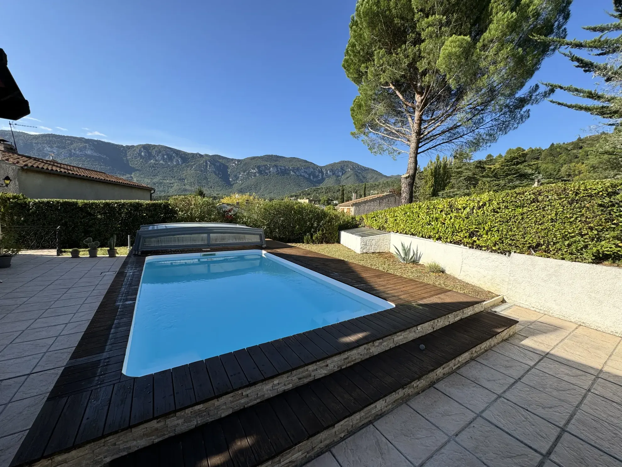 Maison avec piscine chauffée et garage à Quillan, vue panoramique sur montagnes 
