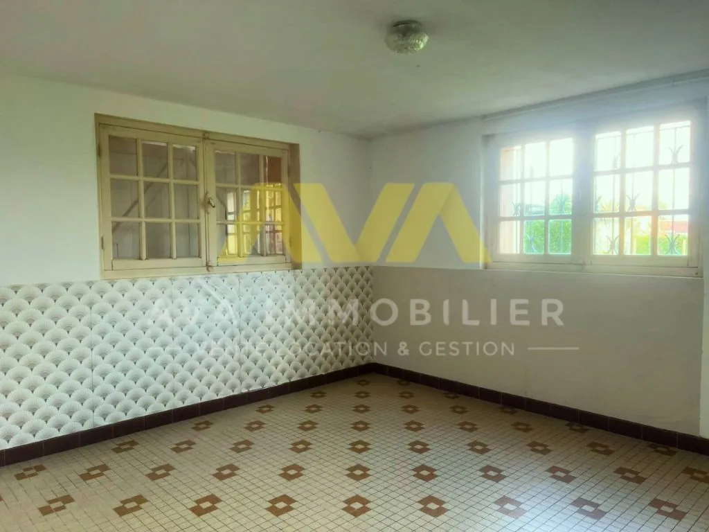 Maison à vendre avec 5 chambres, jardin et garage proche de Navarrenx 