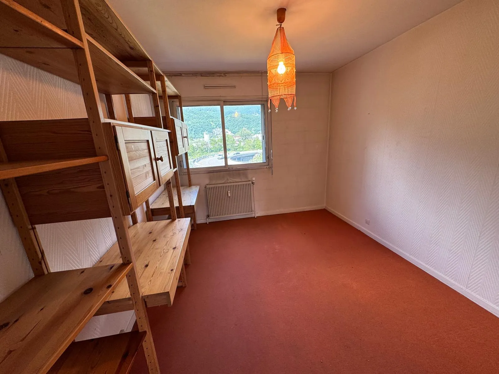 Appartement à vendre à Grenoble - 4 pièces, balcon, terrasse, à rafraîchir 