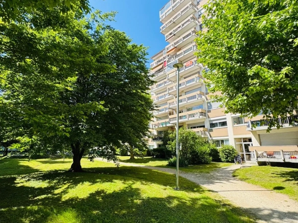 Appartement à vendre à Grenoble - 4 pièces, balcon, terrasse, à rafraîchir