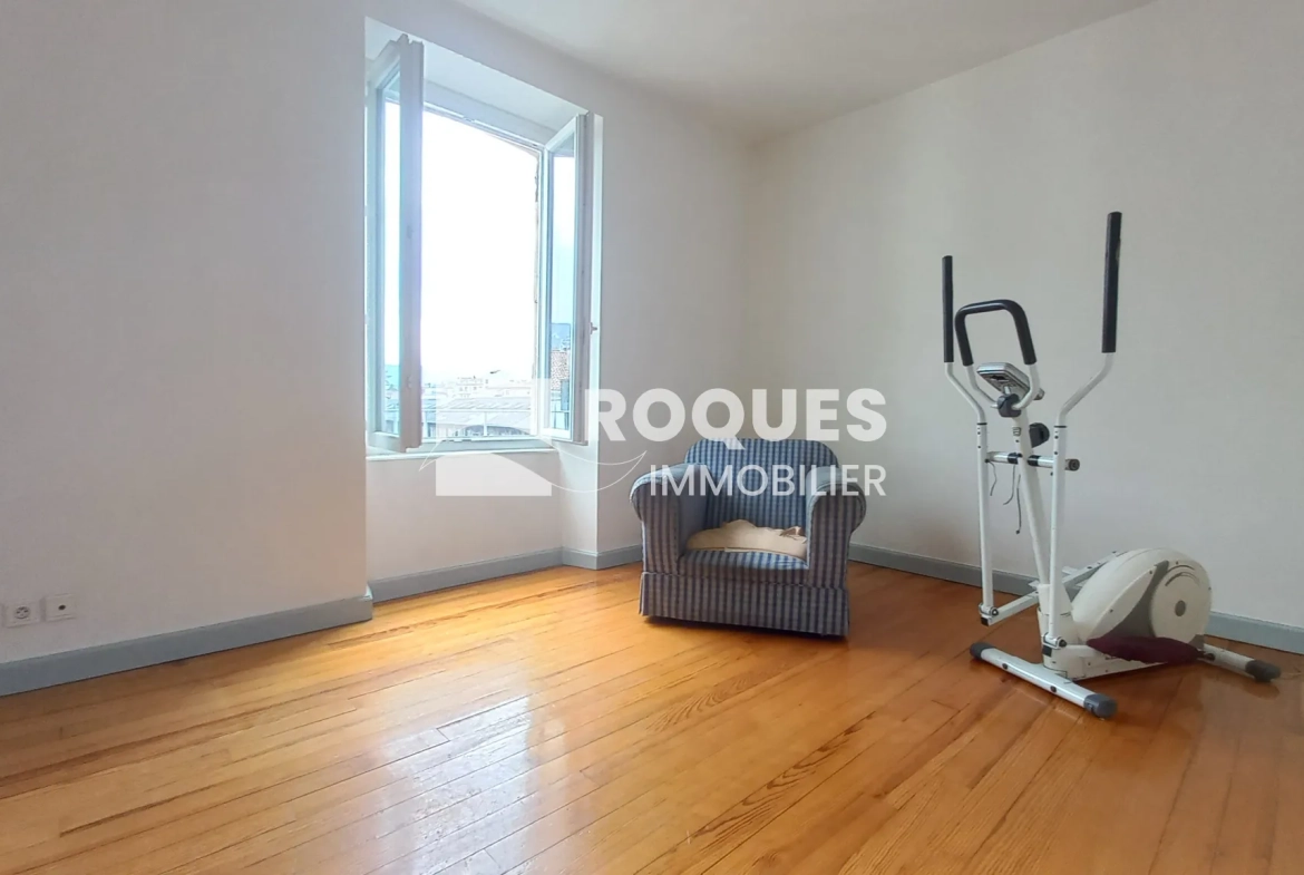 Appartement F3 à Millau avec cave et galetas à vendre 