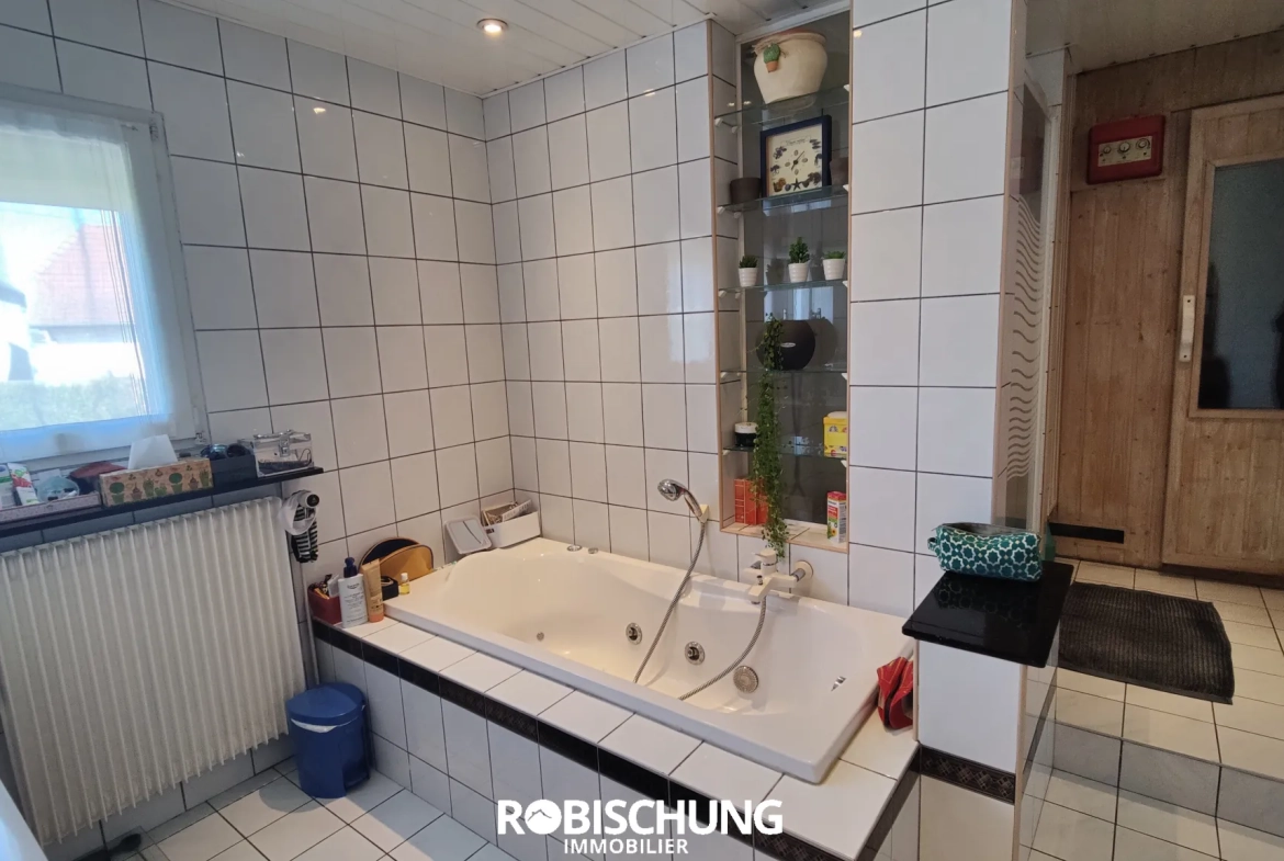Belle maison de charme avec piscine à Retzwiller - 4 chambres, jardin et garages 
