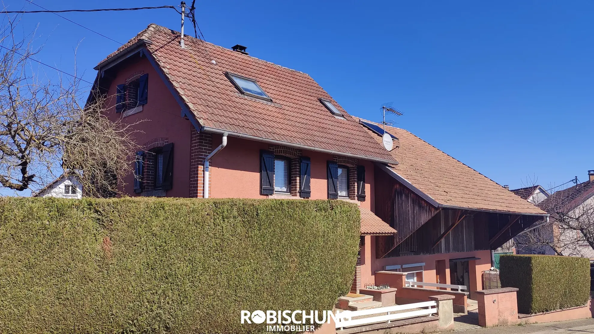 Belle maison de charme avec piscine à Retzwiller - 4 chambres, jardin et garages 
