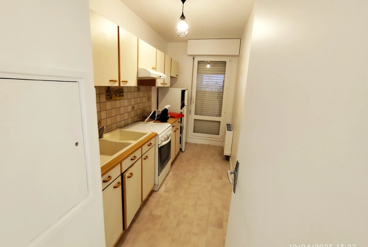 Appartement T2 lumineux avec balcon à Pontoise - Dernier étage 