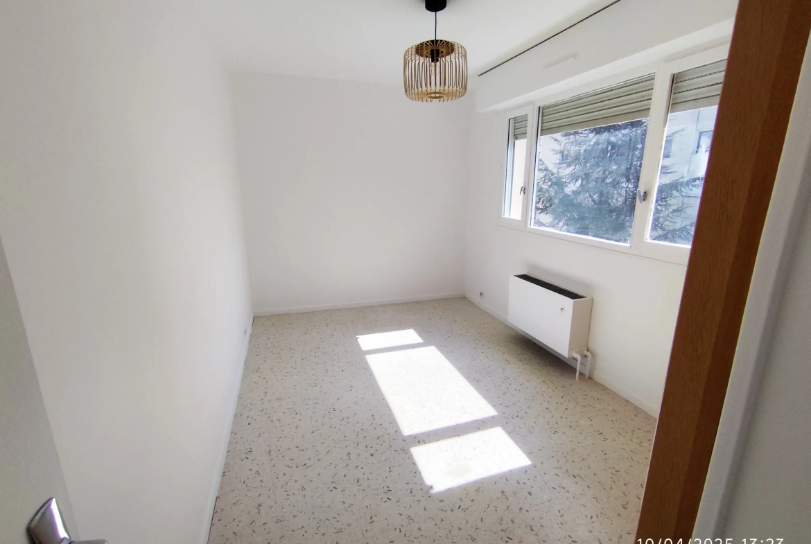 Appartement T2 lumineux avec balcon à Pontoise - Dernier étage 