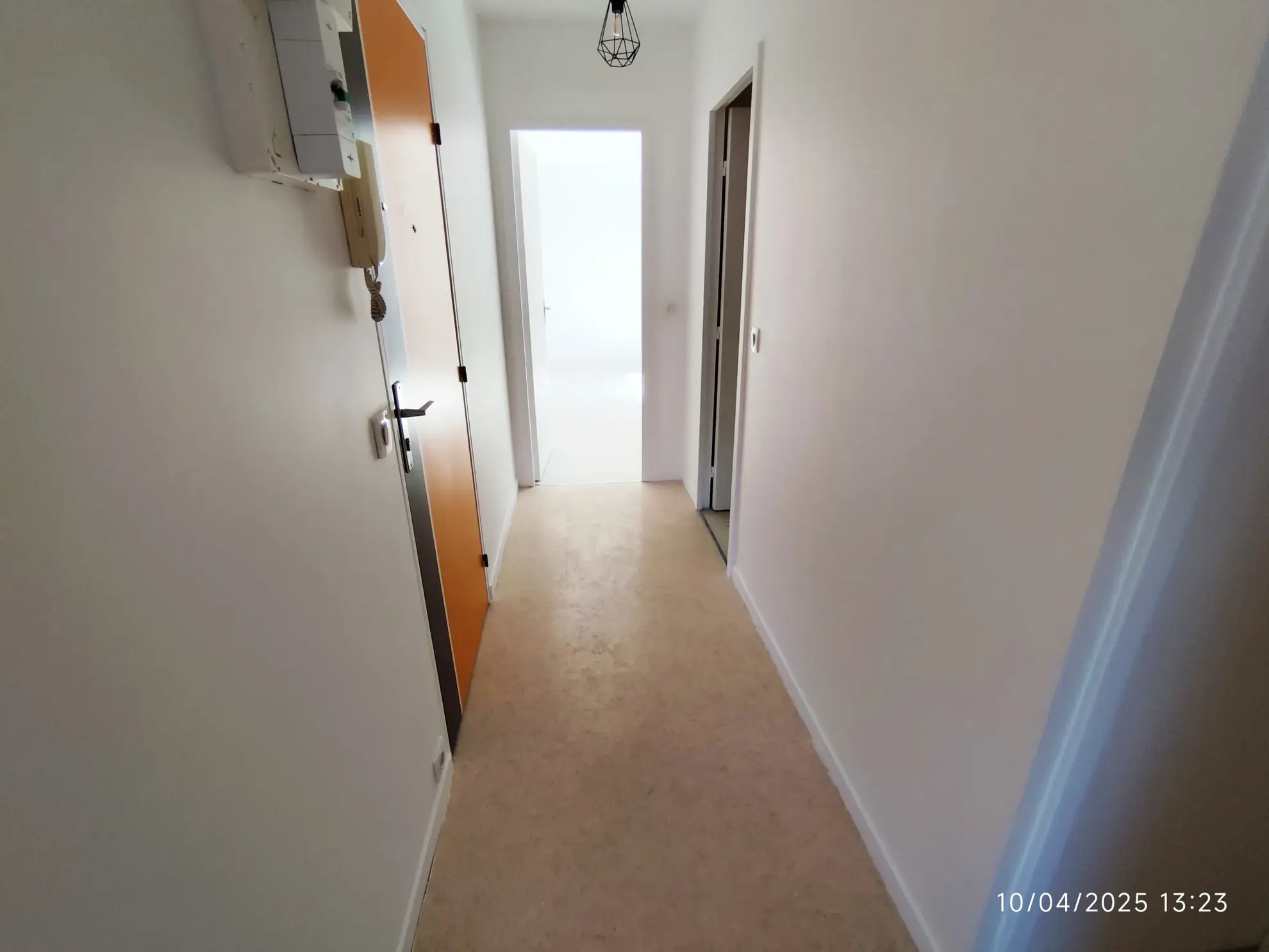 Appartement T2 lumineux avec balcon à Pontoise - Dernier étage 