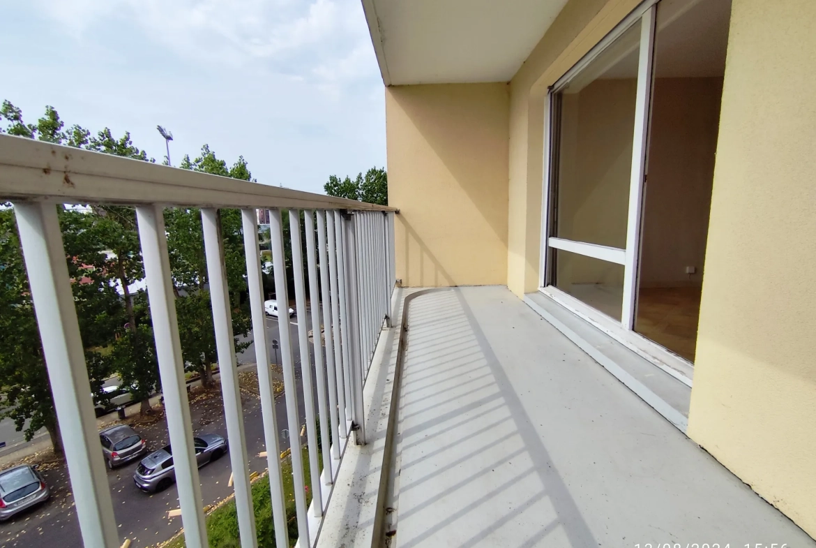 Appartement T2 lumineux avec balcon à Pontoise - Dernier étage 