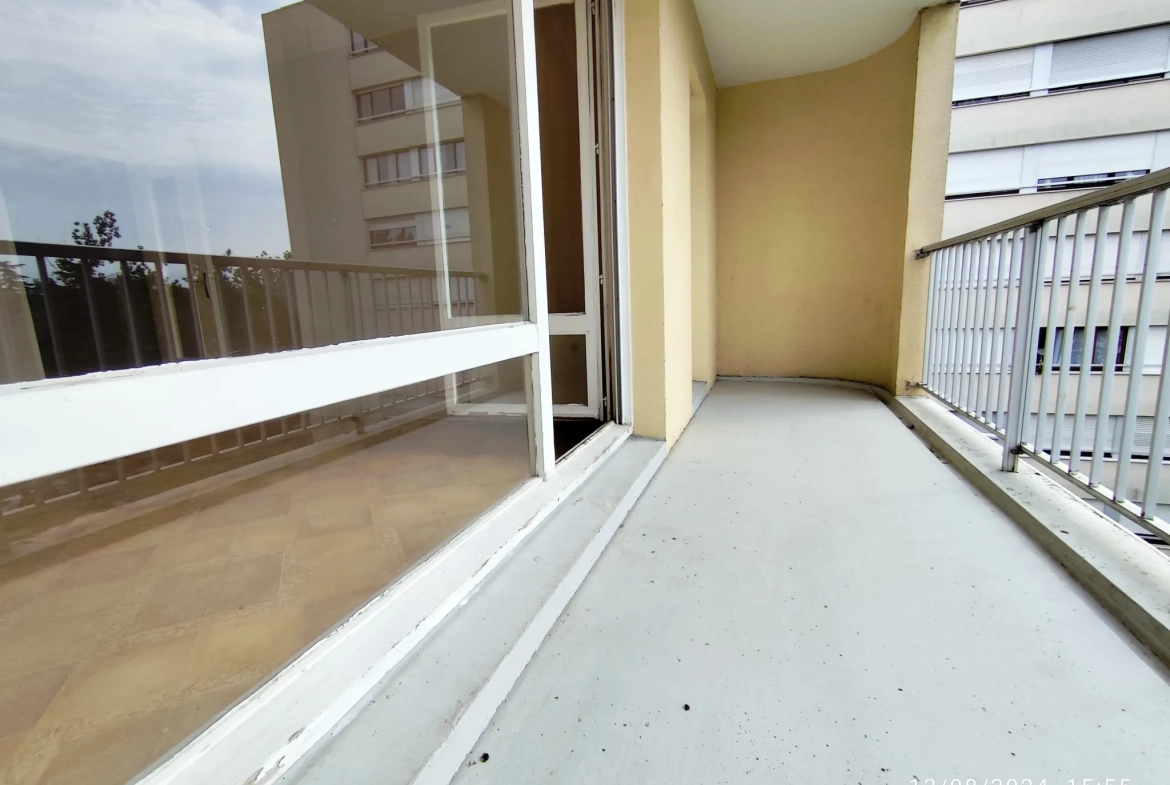 Appartement T2 lumineux avec balcon à Pontoise - Dernier étage 