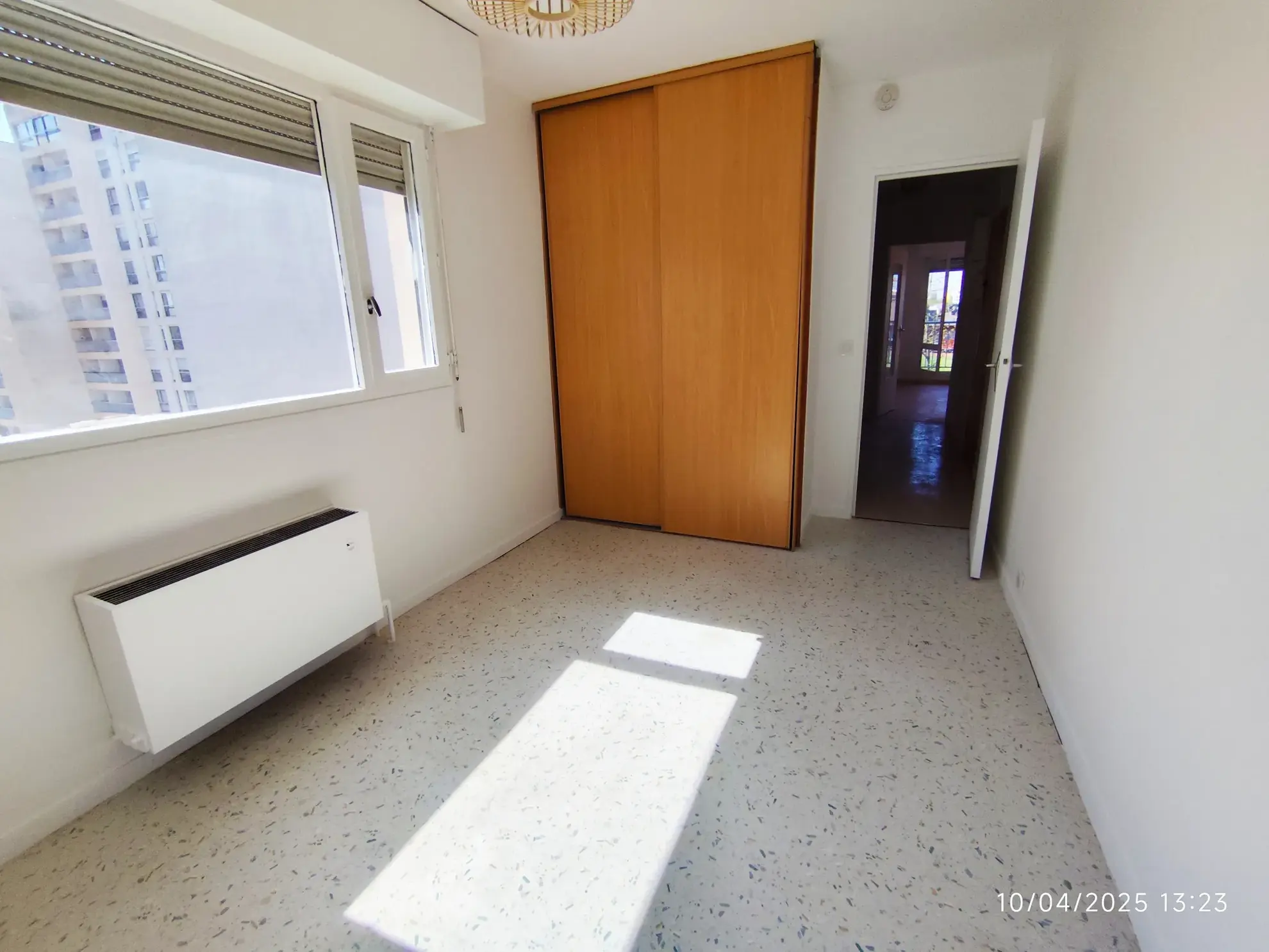 Appartement T2 lumineux avec balcon à Pontoise - Dernier étage 