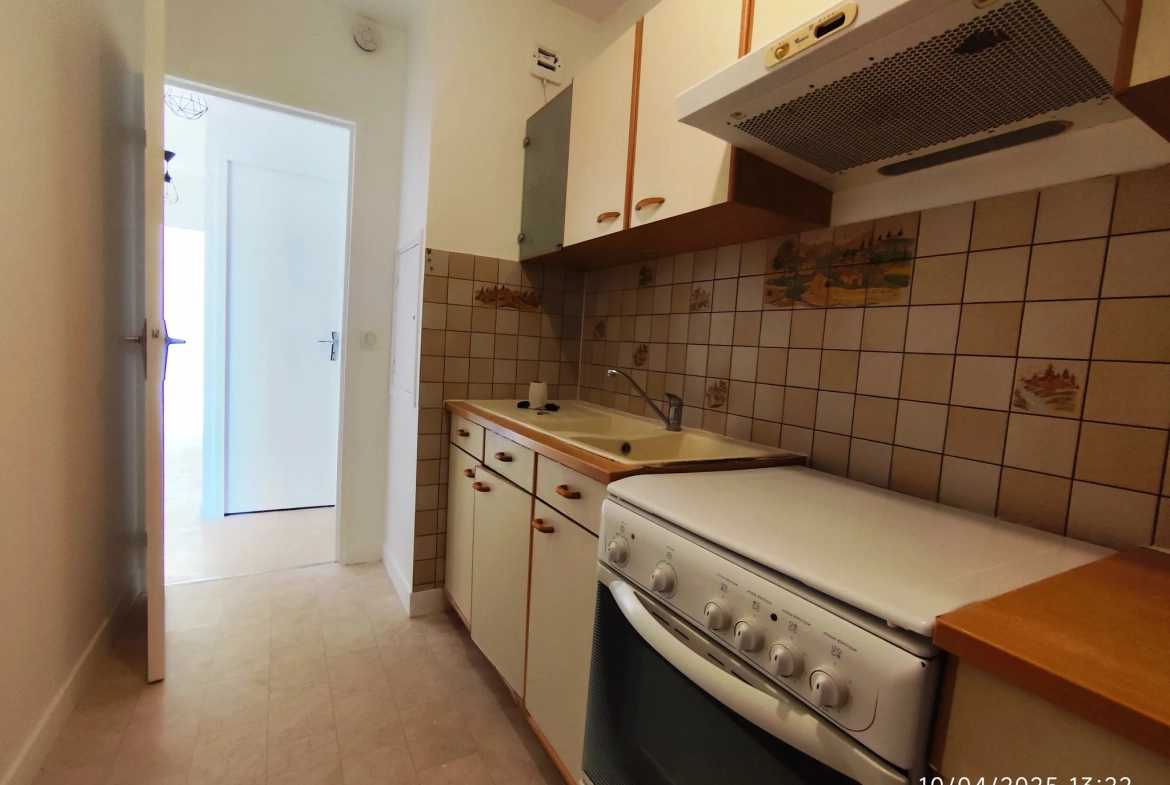 Appartement T2 lumineux avec balcon à Pontoise - Dernier étage 