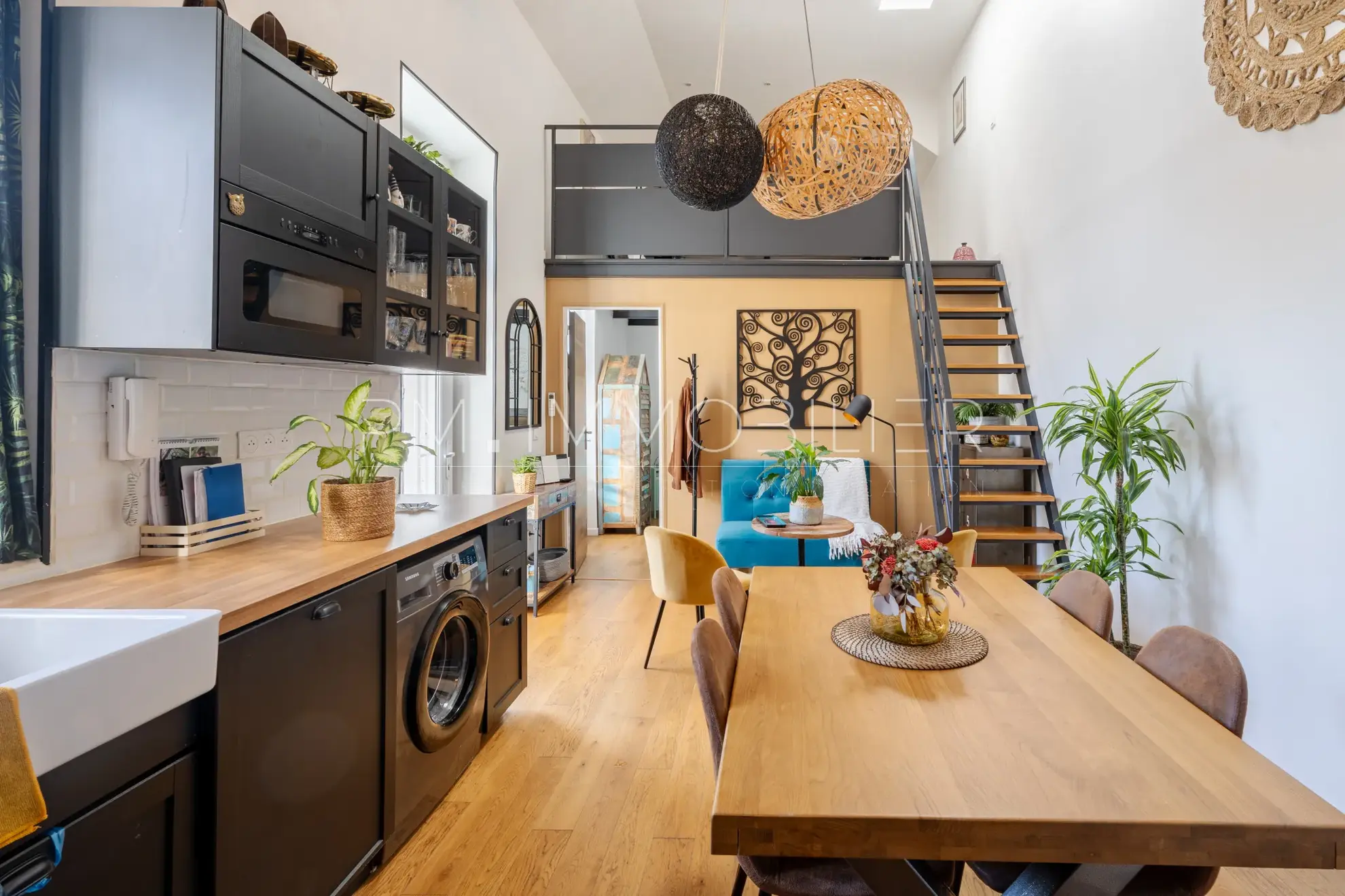 Maison de village rénovée à Éoures avec terrasse et mezzanine - 46 m² 