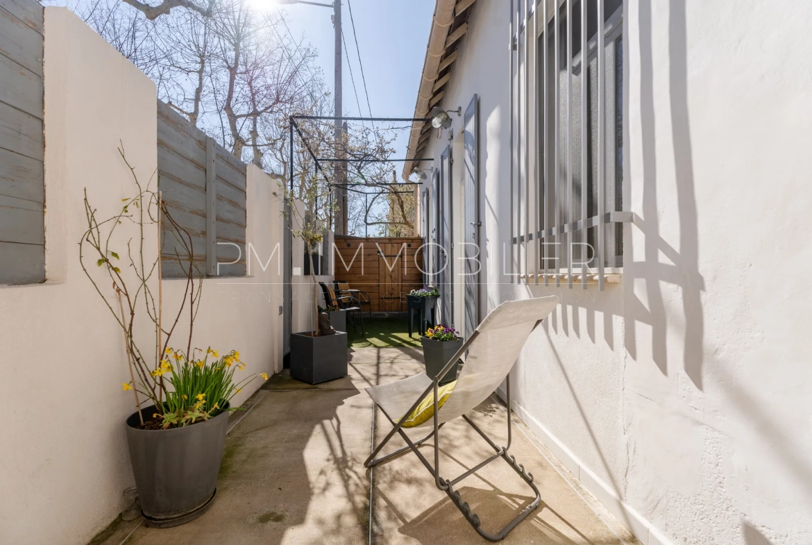 Maison de village rénovée à Éoures avec terrasse et mezzanine - 46 m² 