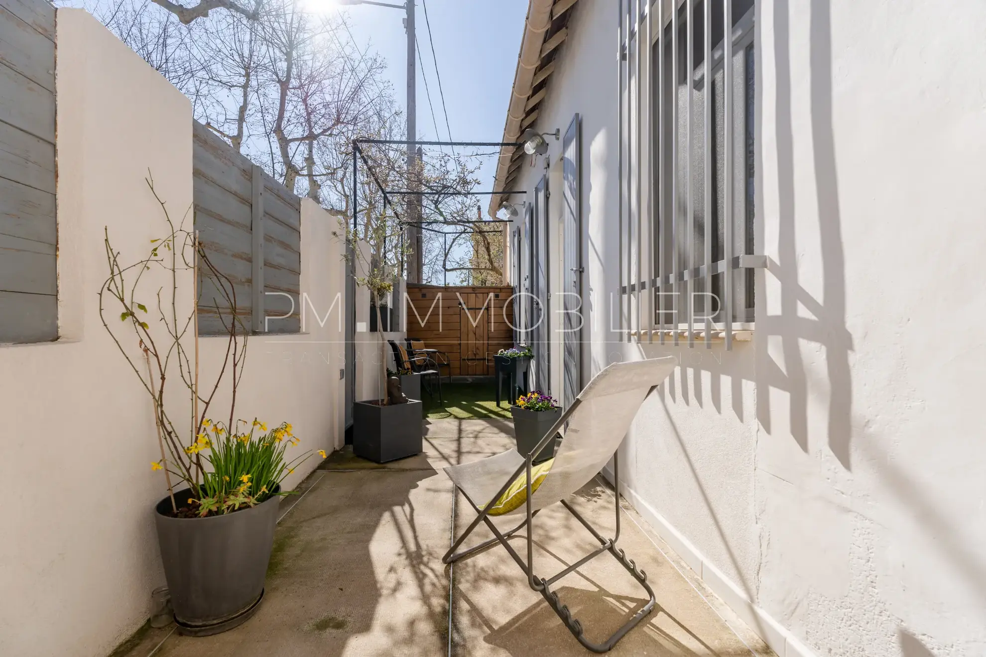 Maison de village rénovée à Éoures avec terrasse et mezzanine - 46 m² 