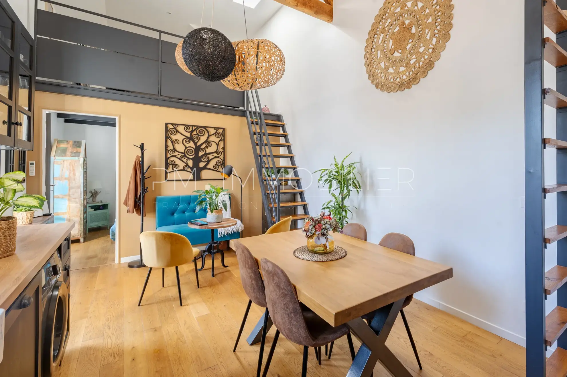 Maison de village rénovée à Éoures avec terrasse et mezzanine - 46 m² 