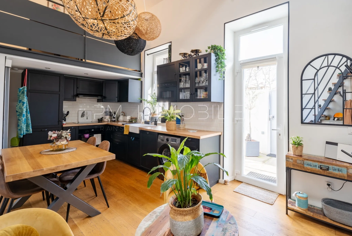 Maison de village rénovée à Éoures avec terrasse et mezzanine - 46 m² 