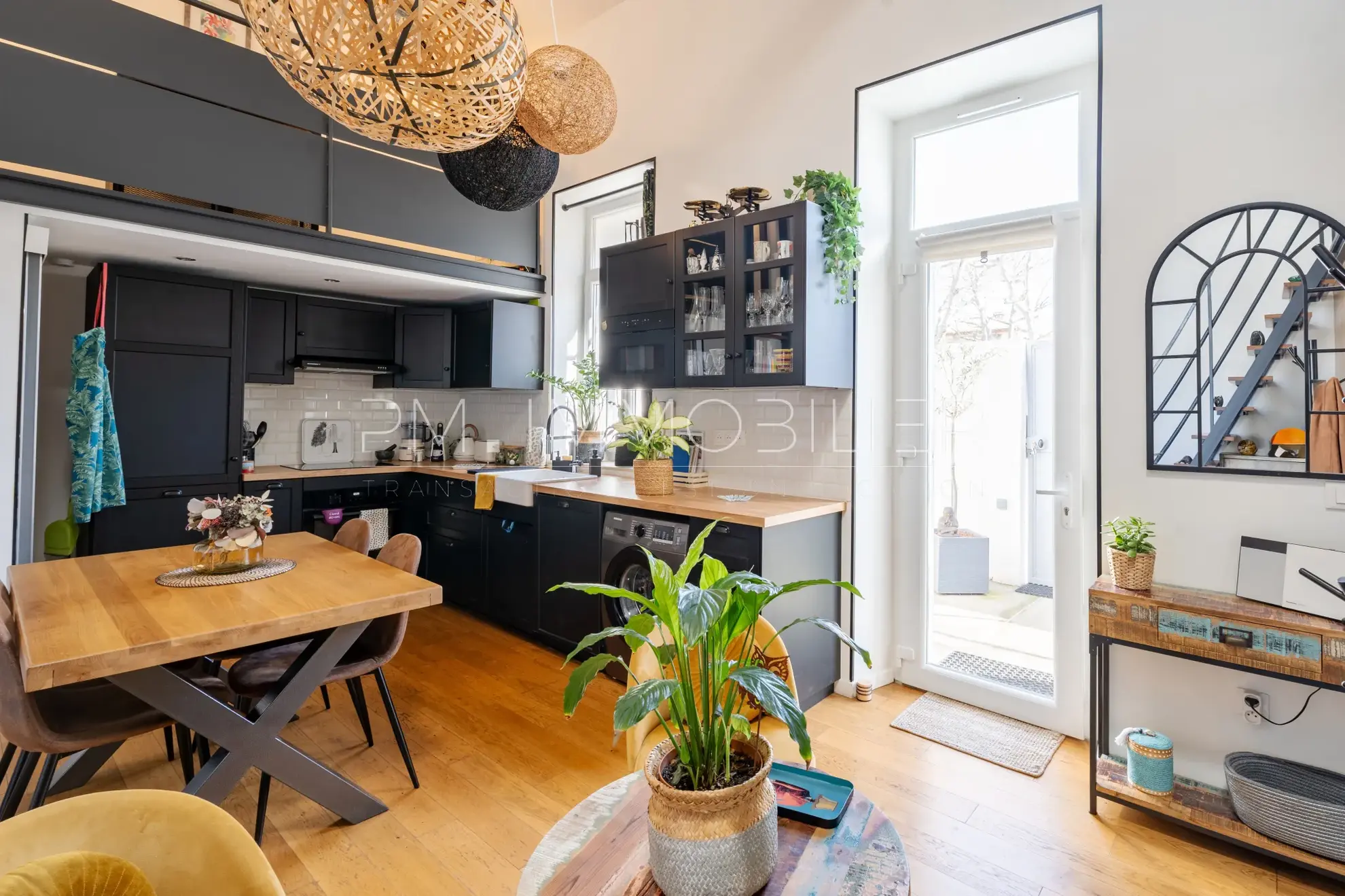 Maison de village rénovée à Éoures avec terrasse et mezzanine - 46 m² 