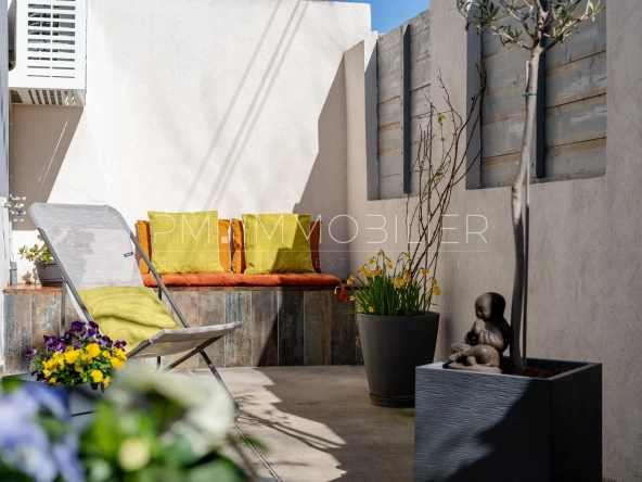 Maison de village rénovée à Éoures avec terrasse et mezzanine - 46 m²