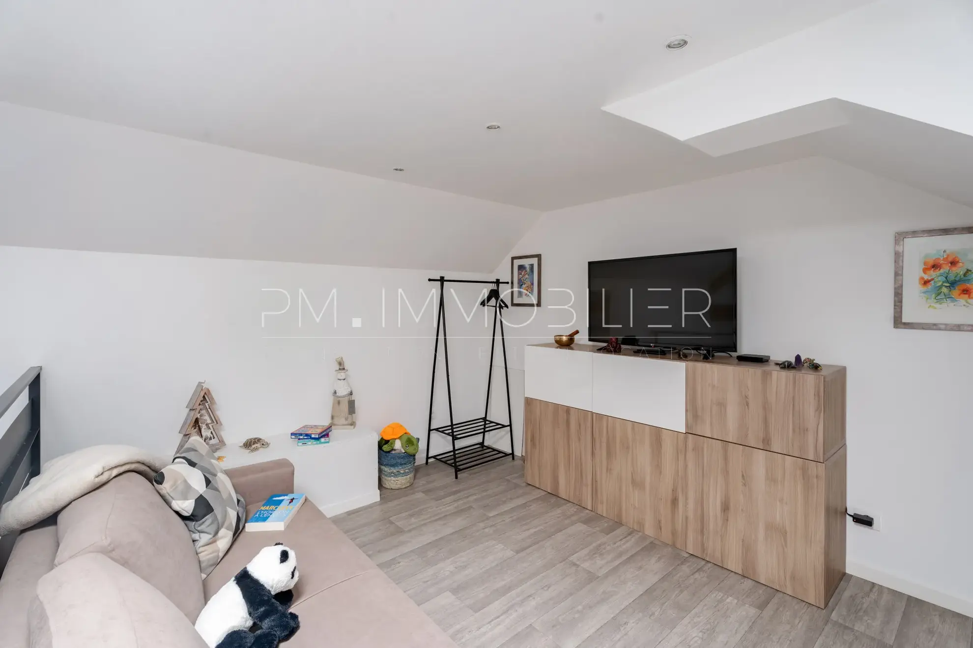 Maison de village rénovée à Éoures avec terrasse et mezzanine - 46 m² 