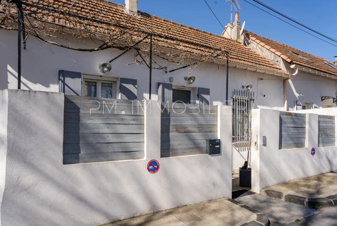 Maison de village rénovée à Éoures avec terrasse et mezzanine - 46 m² 