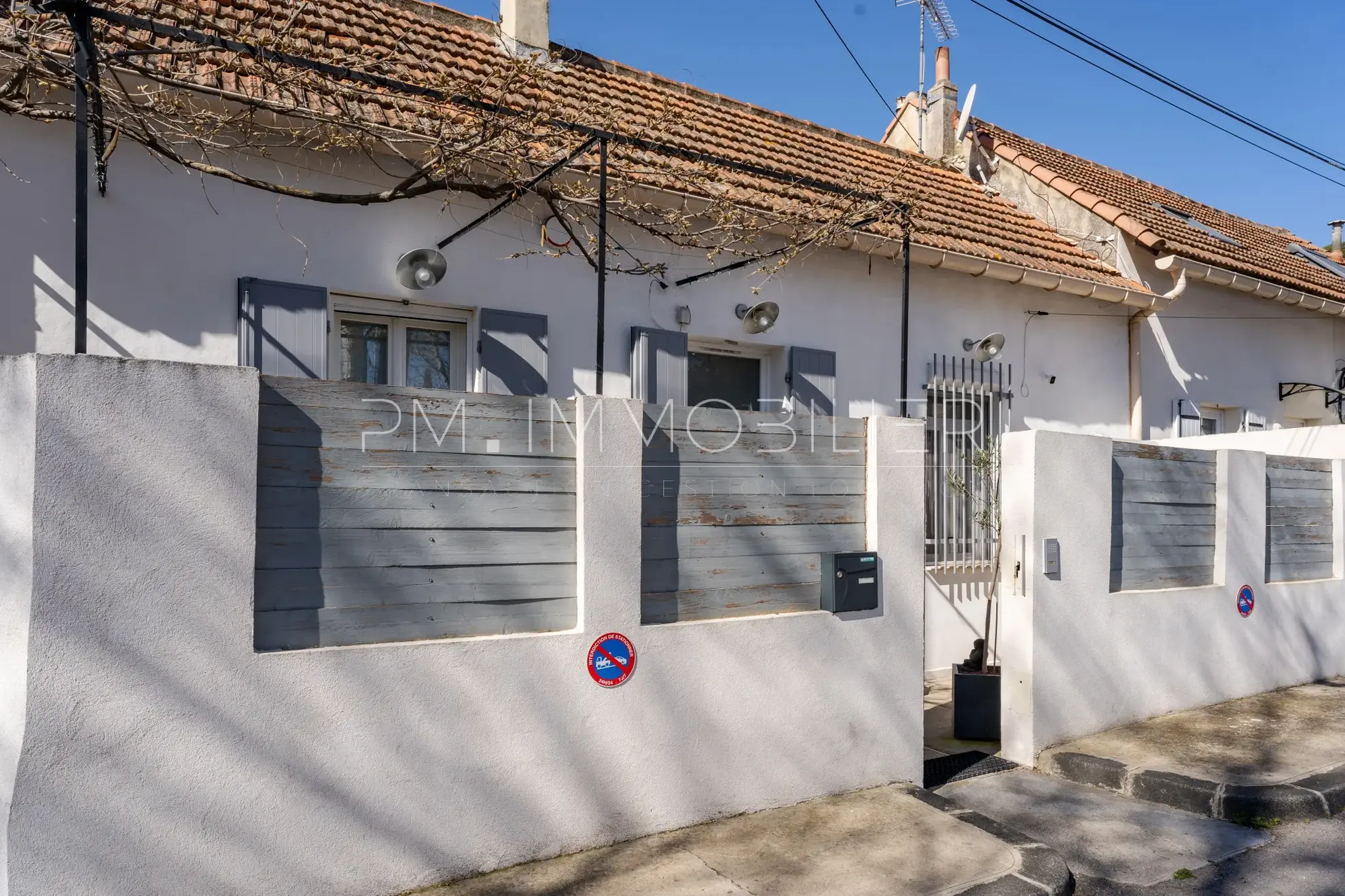 Maison de village rénovée à Éoures avec terrasse et mezzanine - 46 m² 