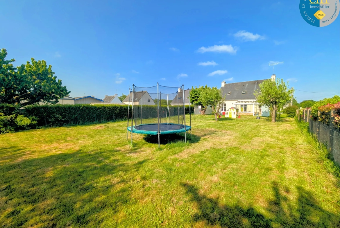 Maison 6 pièces à Guer avec jardin, garage et grande terrasse 