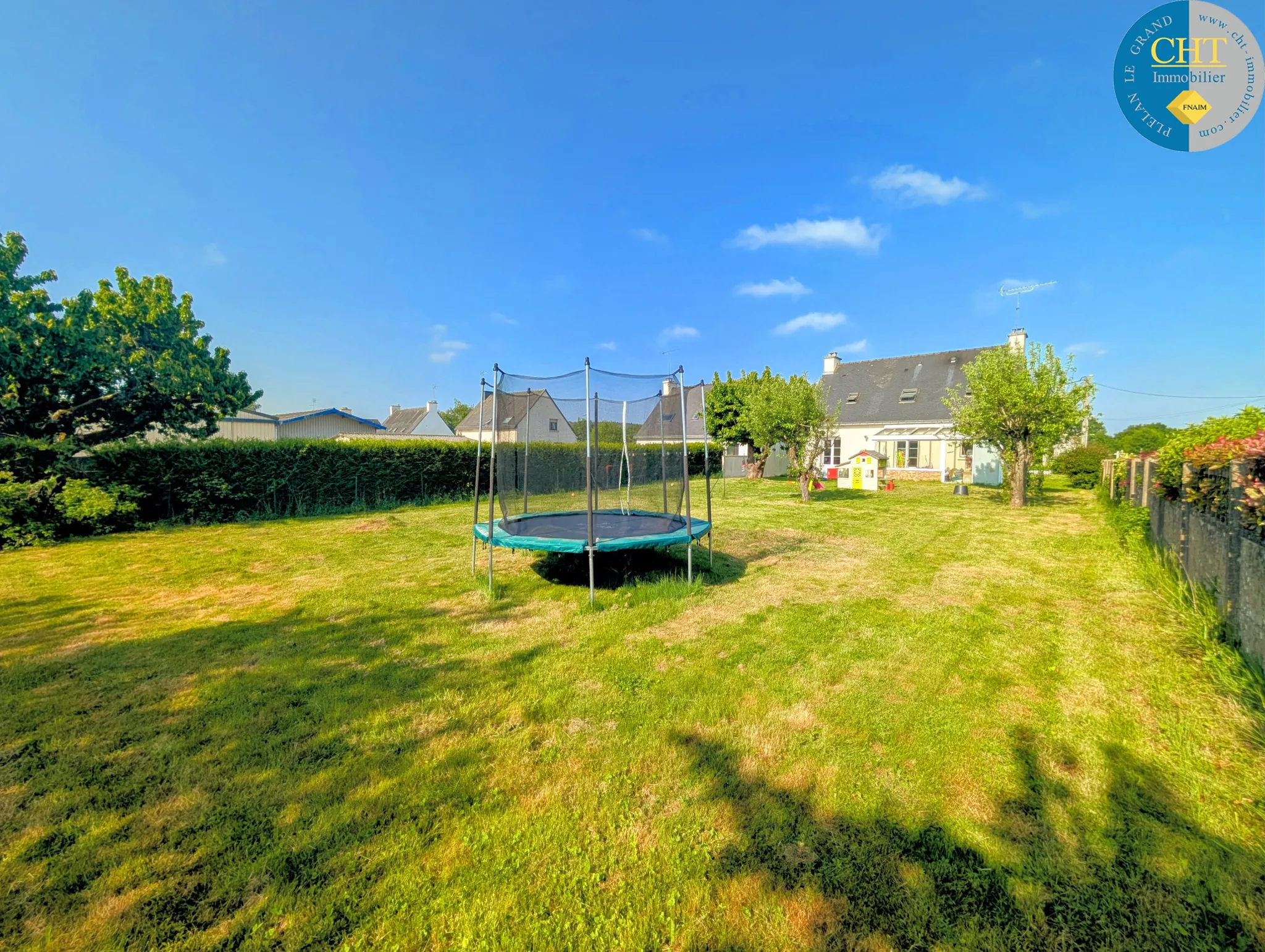 Maison 6 pièces à Guer avec jardin, garage et grande terrasse 