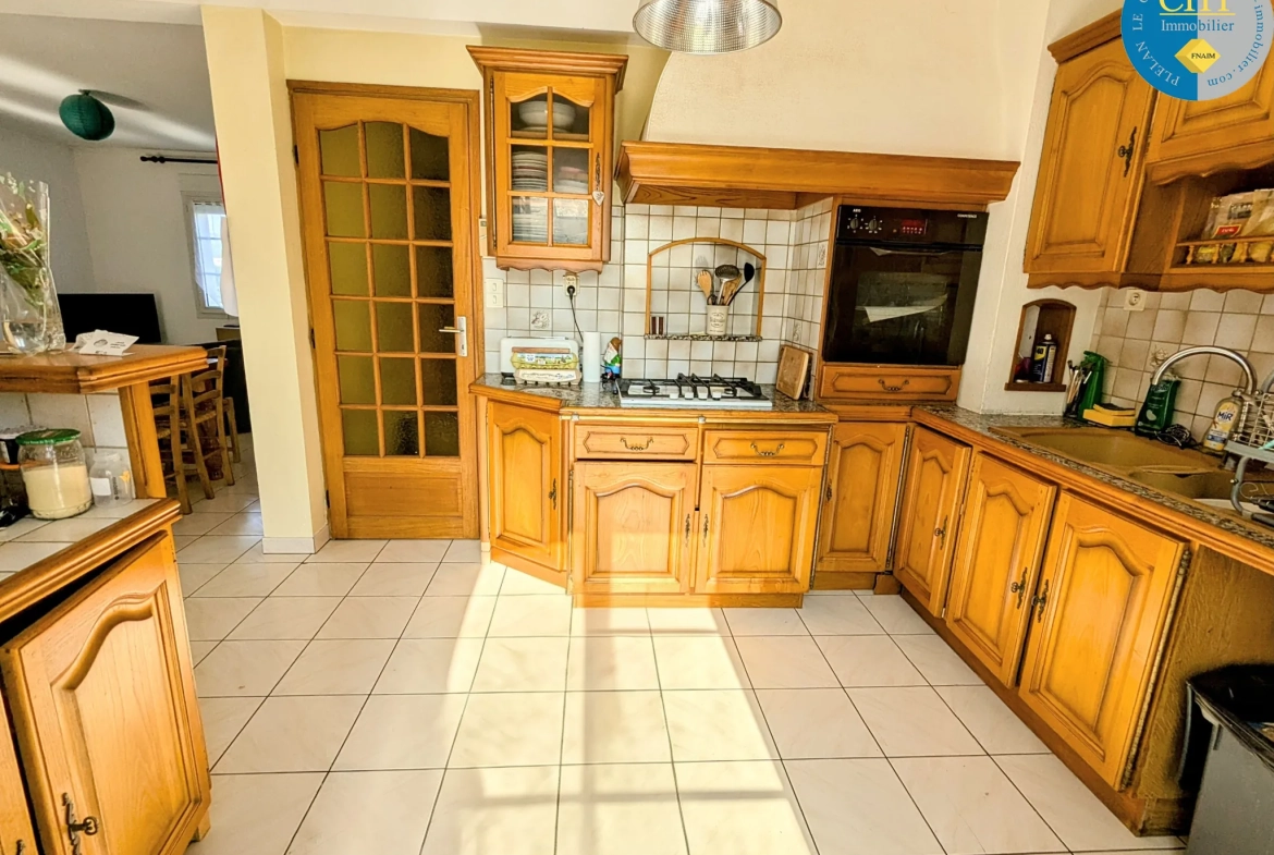 Maison 6 pièces à Guer avec jardin, garage et grande terrasse 