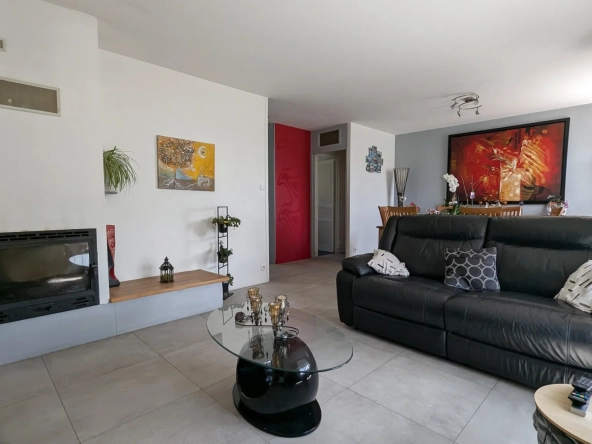 Maison familiale à Chauray avec grand jardin et sous-sol, idéal pour famille 