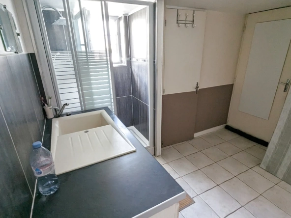 Maison familiale à Chauray avec grand jardin et sous-sol, idéal pour famille 