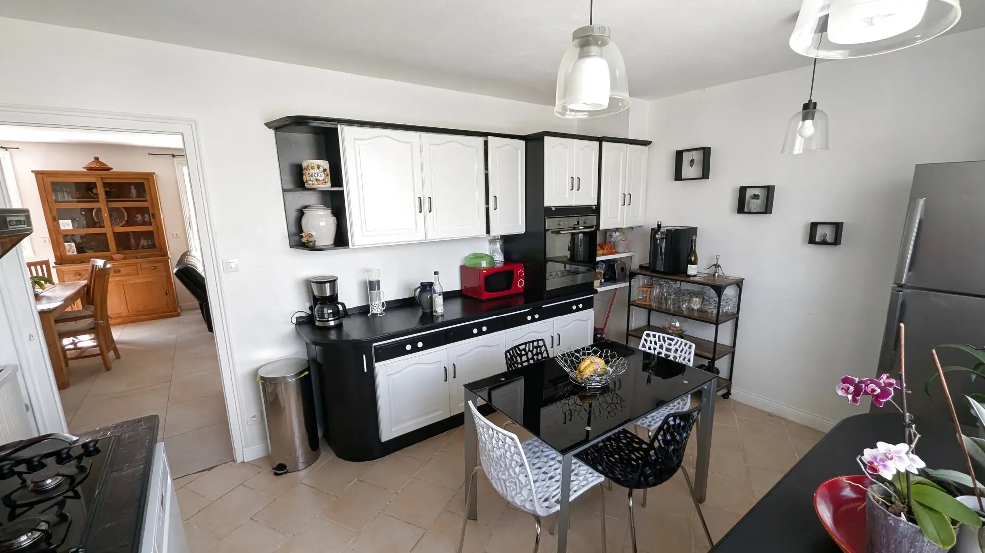 Maison familiale à Chauray avec grand jardin et sous-sol, idéal pour famille 