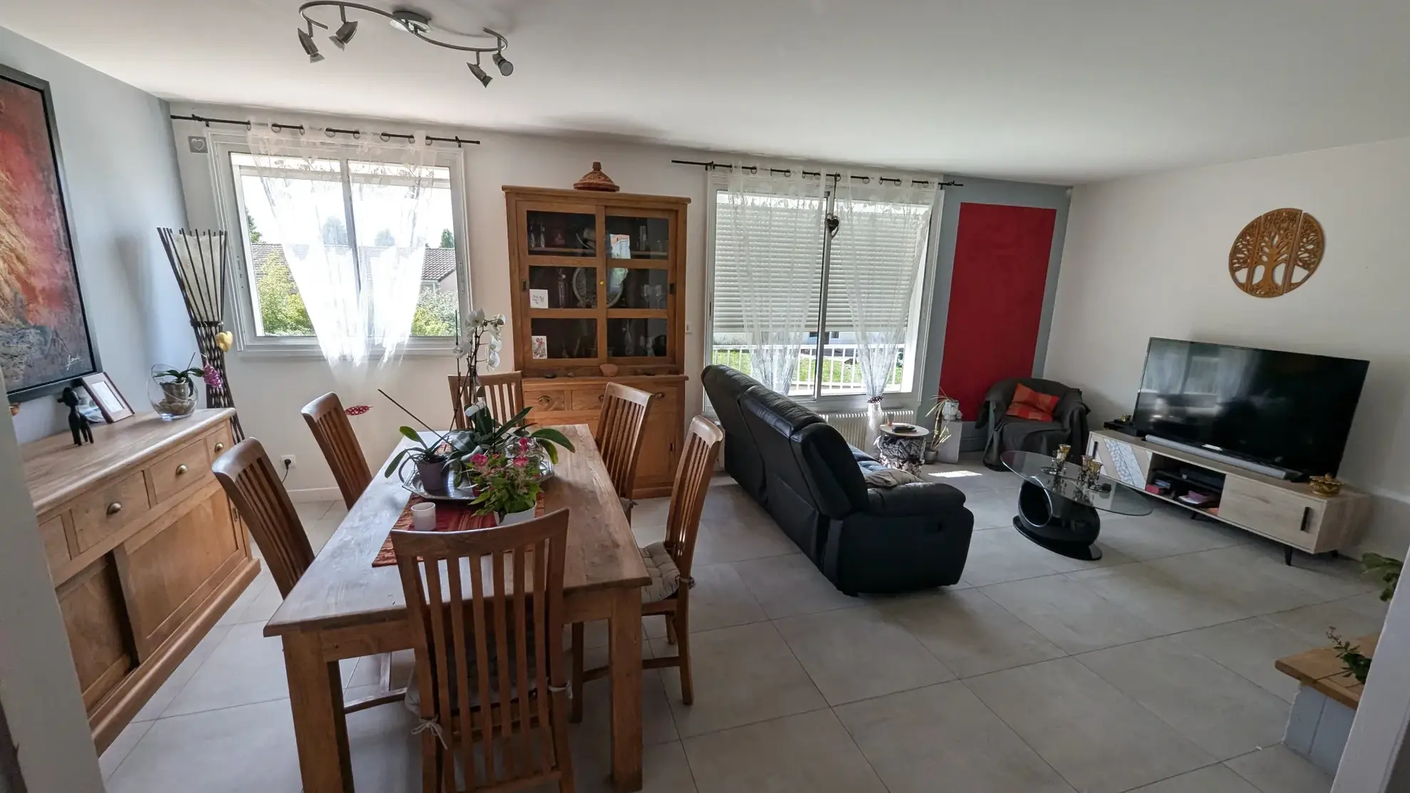 Maison familiale à Chauray avec grand jardin et sous-sol, idéal pour famille 