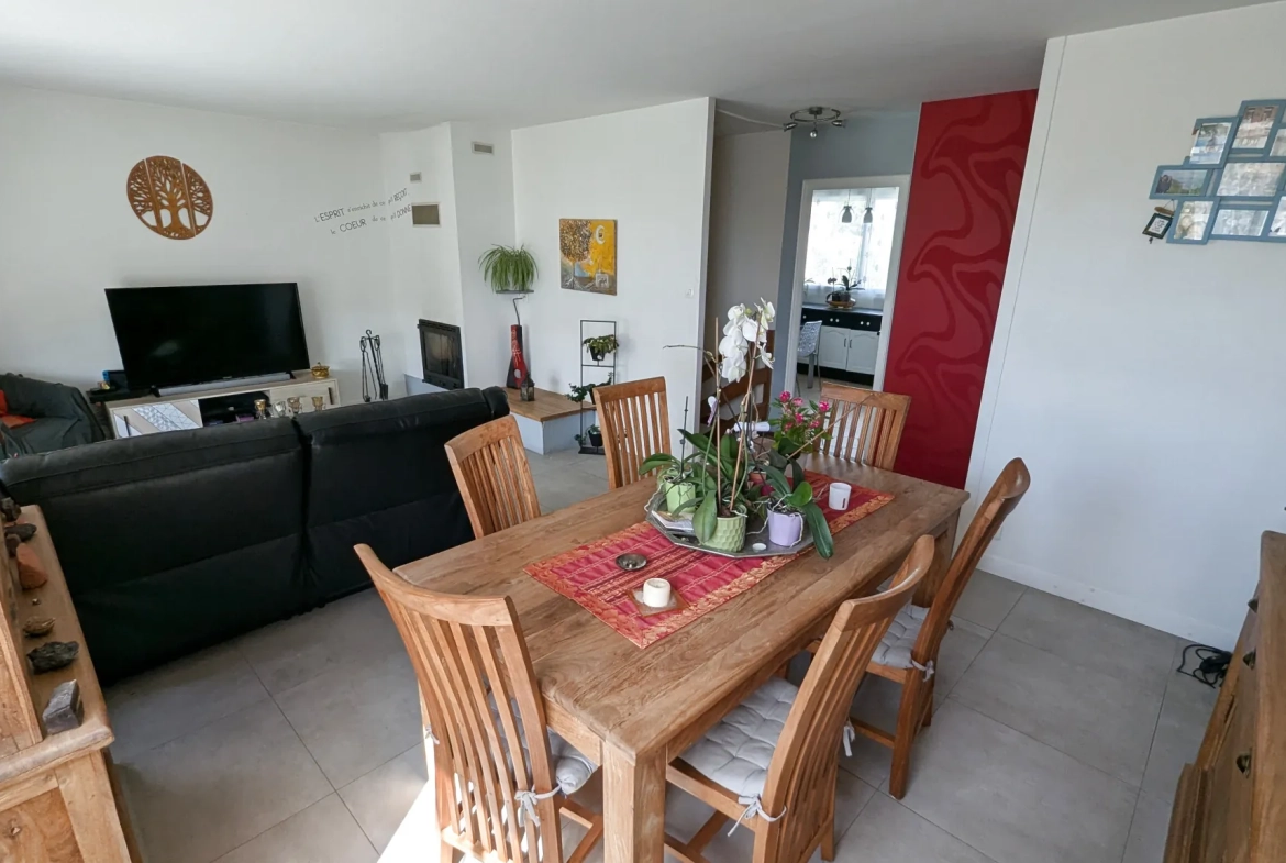 Maison familiale à Chauray avec grand jardin et sous-sol, idéal pour famille 