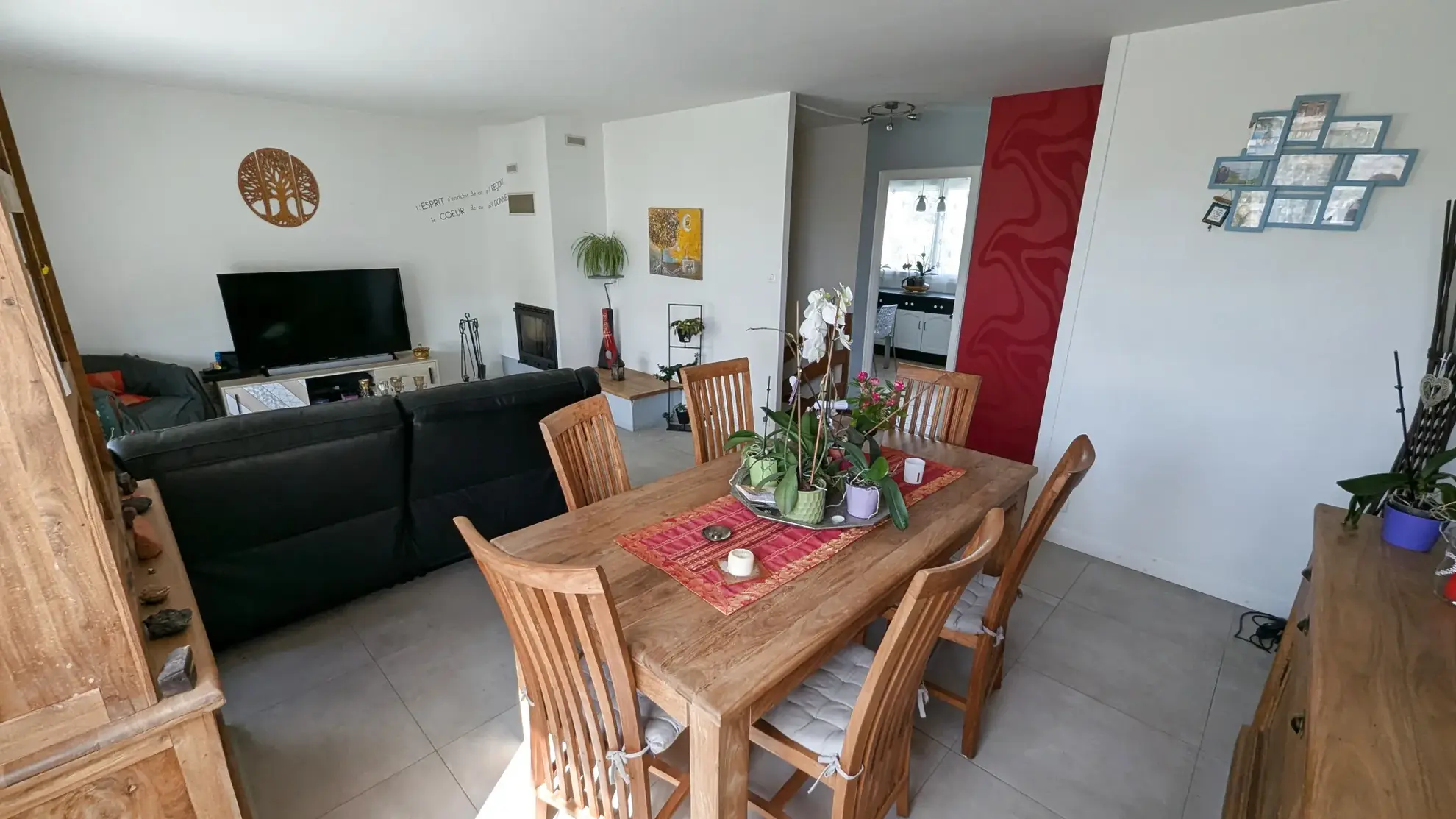 Maison familiale à Chauray avec grand jardin et sous-sol, idéal pour famille 
