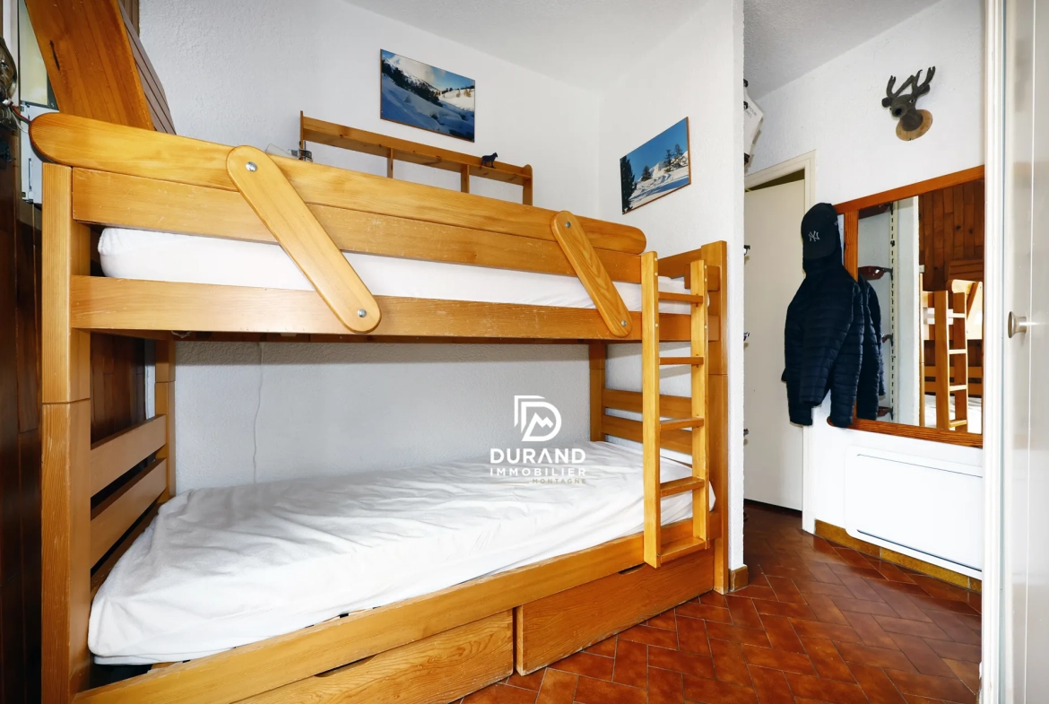 Bel appartement T2 bis avec terrasse sud à Vars, vue sur l'Eyssina, proche des pistes 
