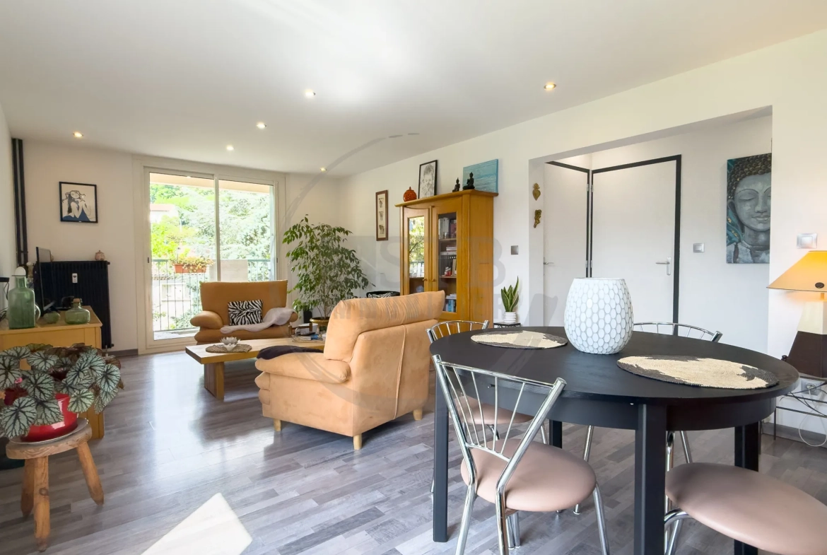 Appartement loué de 63 m² avec terrasse à Privas, investissement idéal 