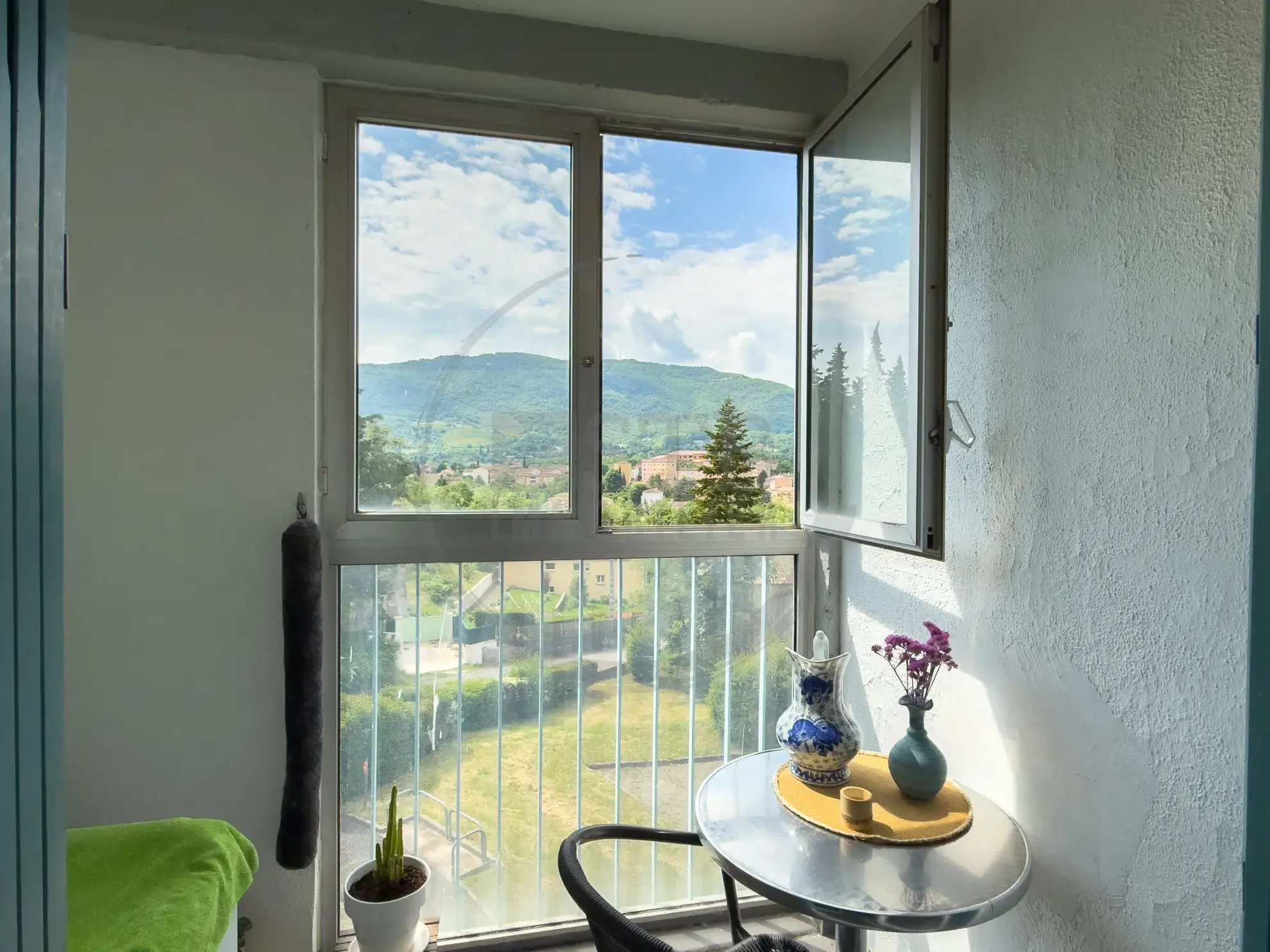 Appartement loué de 63 m² avec terrasse à Privas, investissement idéal 