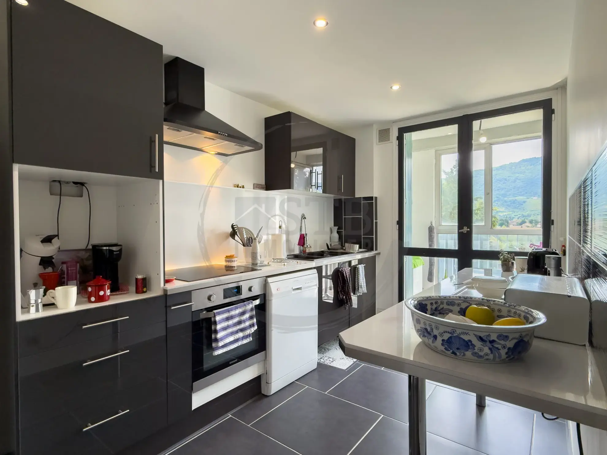 Appartement loué de 63 m² avec terrasse à Privas, investissement idéal 