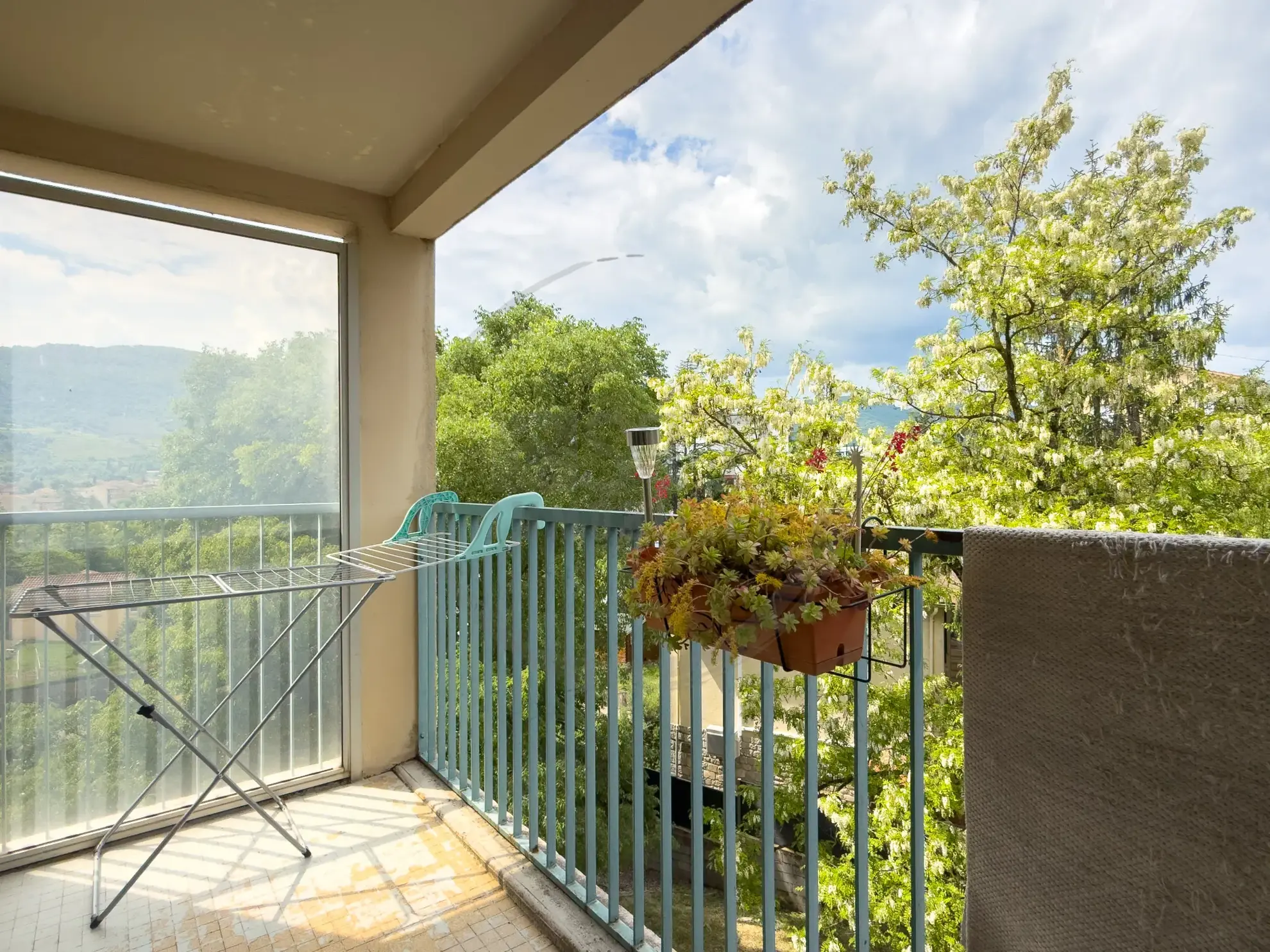 Appartement loué de 63 m² avec terrasse à Privas, investissement idéal 