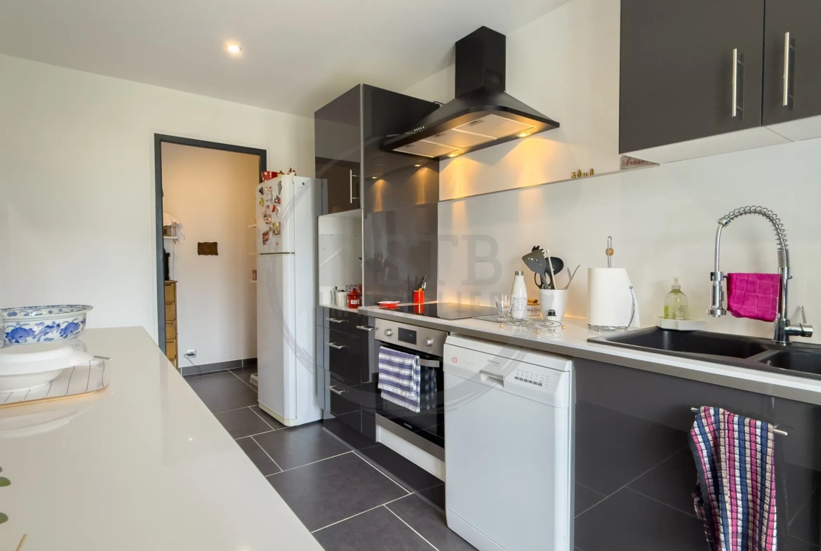 Appartement loué de 63 m² avec terrasse à Privas, investissement idéal 
