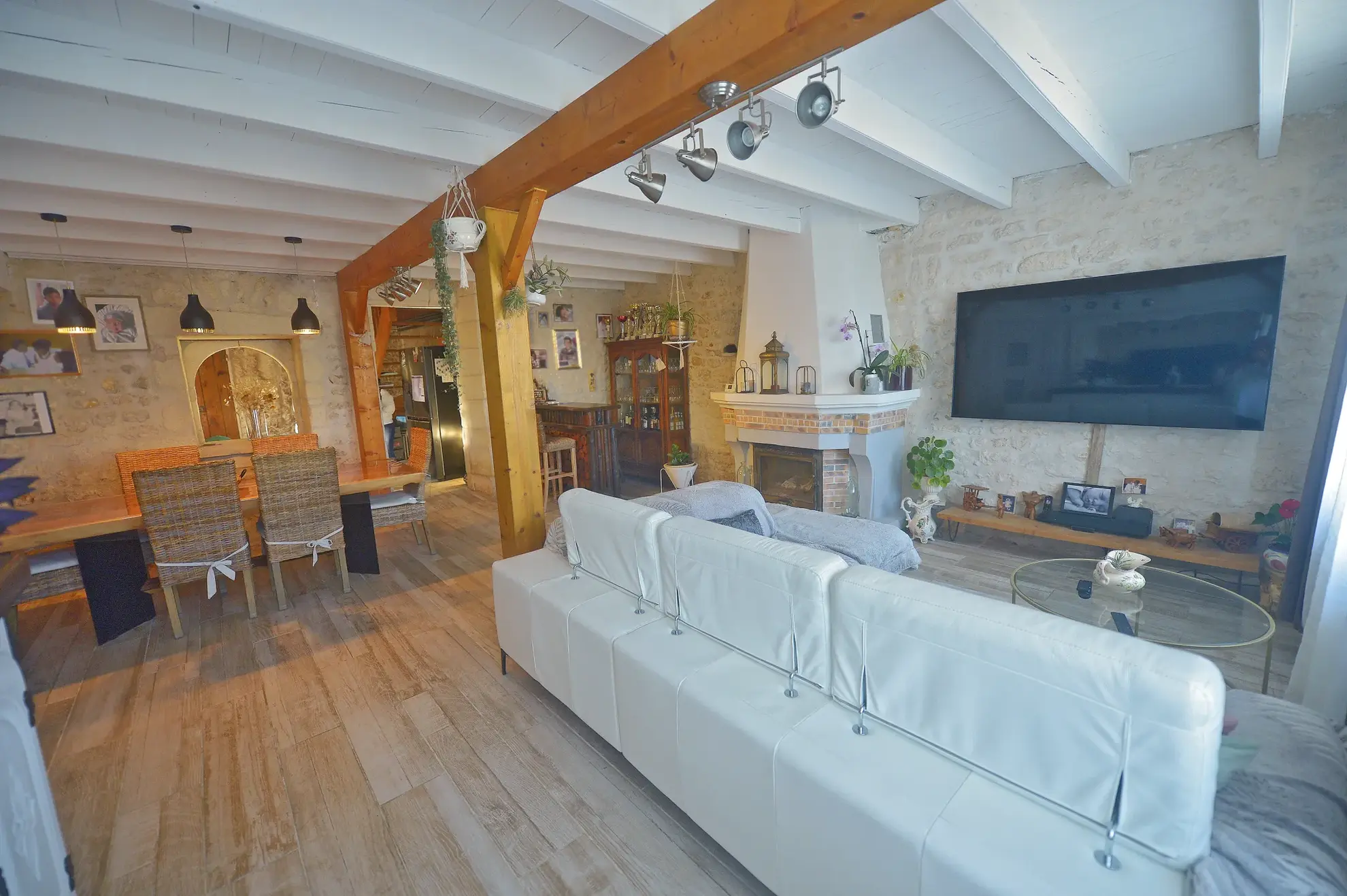 Maison charentaise à Nieulle-sur-Seudre avec logement indépendant et jardin 