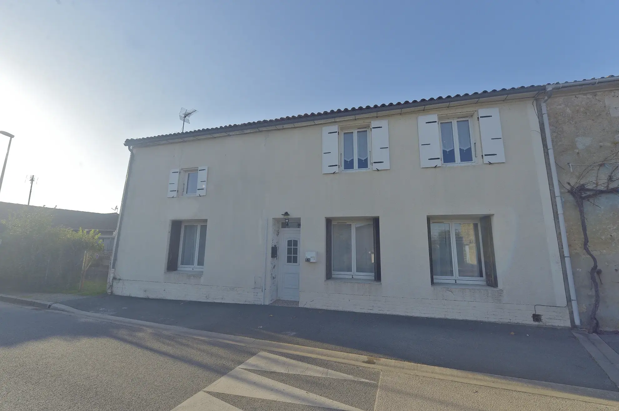 Maison charentaise à Nieulle-sur-Seudre avec logement indépendant et jardin 